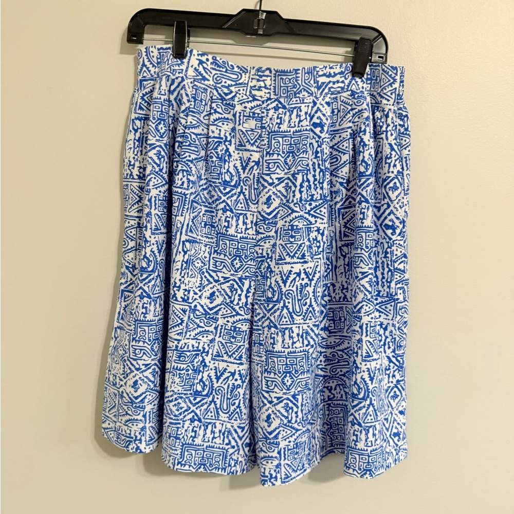 VINTAGE: Southern Lady Blue & White Printed Full Shorts